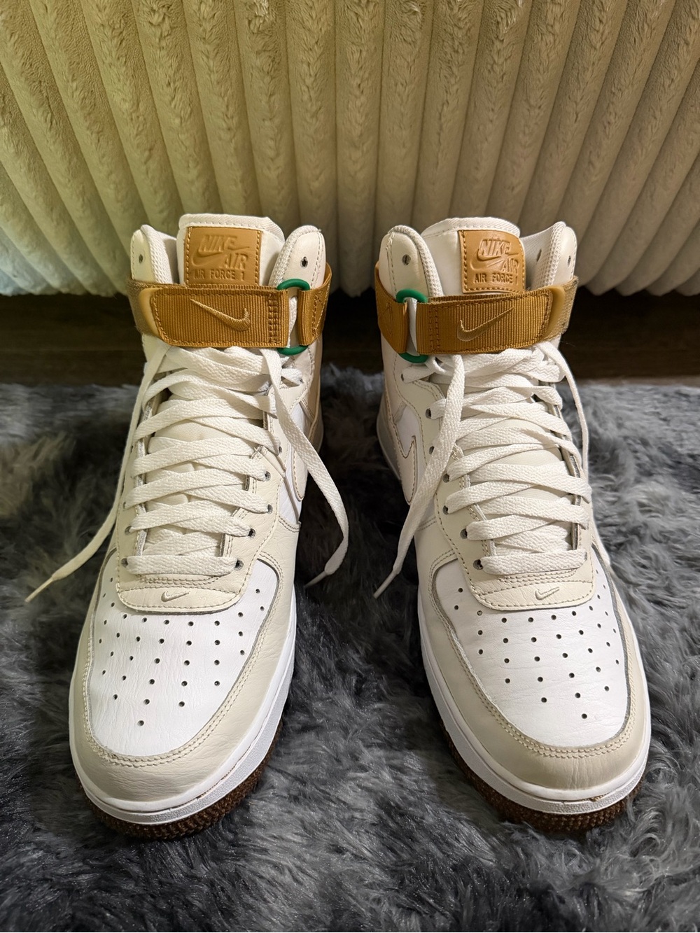 Nike Air Force 1 High ‘07 LV8 - white/tan sneakers NWOT